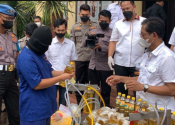 Polisi Bongkar Mafia Minyak Goreng di Serang Banten, Migor Curah Dikemas Jadi Premium