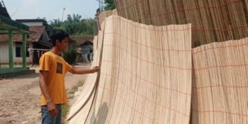 Permintaan Tirai Sawit Melejit Saat Musim Kemarau, Omzet Perajin Lebak Tembus Dua Kali